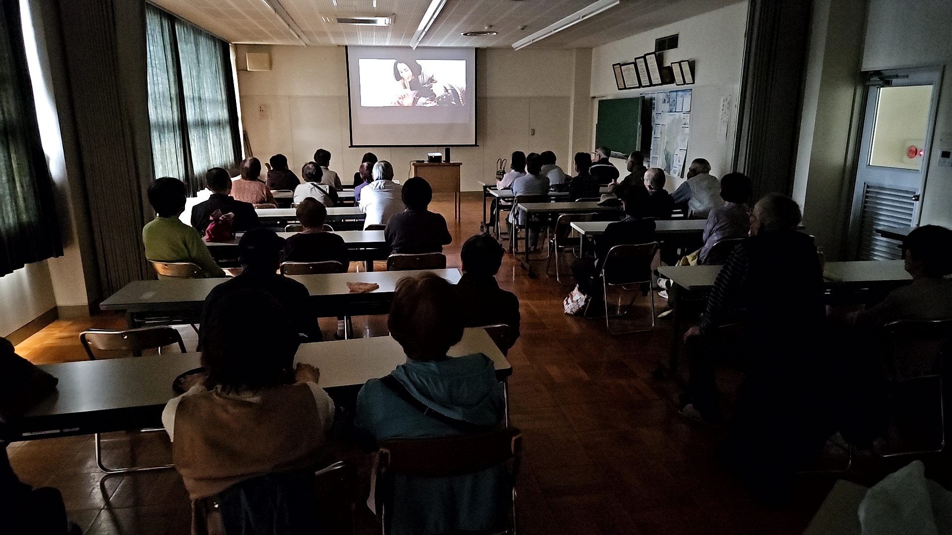 超幸齢化プロジェクトの映画会の写真